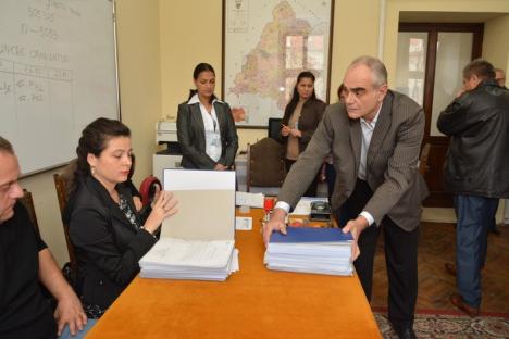 PRU, partidul lui Sebi Ghiţă, şi-a depus listele de candidaţi în Bihor cu gândul la Trianon şi „să nu mai fim fraierii nimănui” (FOTO)