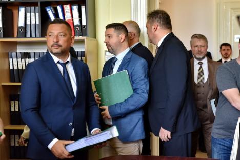 Candidaţii UDMR pentru Oradea şi Bihor s-au înscris în cursa electorală. Kelemen Hunor: 'Sunt oameni cu care puteţi merge la drum lung' (FOTO)