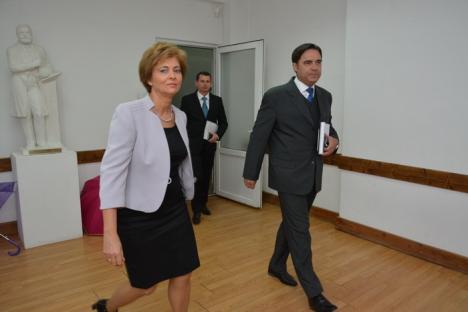 Liberalii şi-au înregistrat candidaţii: Doi din şase-s noi, un profesor universitar şi un avocat. Bolojan candidează la Senat ca „locomotivă” (FOTO)