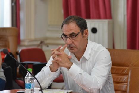 Fostul şef al Gărzii Financiare Bihor, Călin Gal, i-a luat locul lui Mircea Mălan în Consiliul Judeţean (FOTO)