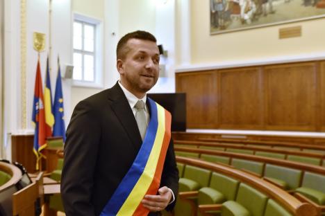 „Doamne-ajută!”. Florin Birta și noii consilieri locali ai Oradiei au depus jurământul (FOTO / VIDEO)