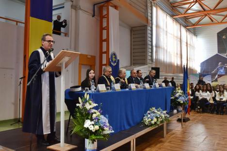 Universitatea din Oradea începe noul an cu un număr record de studenți și prima în țară la numărul specializărilor de masterat (FOTO)