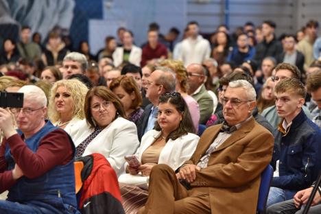 Universitatea din Oradea începe noul an cu un număr record de studenți și prima în țară la numărul specializărilor de masterat (FOTO)