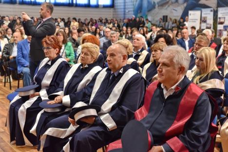 Universitatea din Oradea începe noul an cu un număr record de studenți și prima în țară la numărul specializărilor de masterat (FOTO)