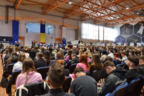 Universitatea din Oradea începe noul an cu un număr record de studenți și prima în țară la numărul specializărilor de masterat (FOTO)