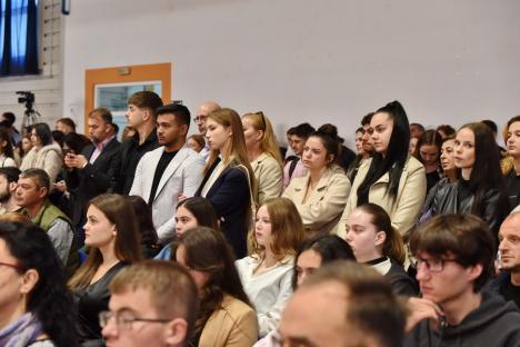 Universitatea din Oradea începe noul an cu un număr record de studenți și prima în țară la numărul specializărilor de masterat (FOTO)