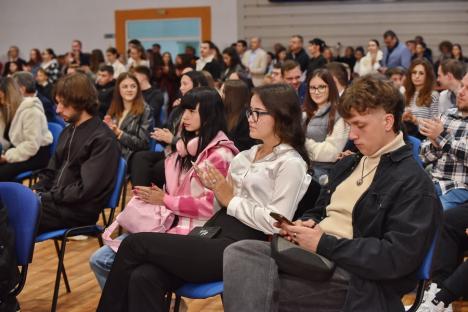 Universitatea din Oradea începe noul an cu un număr record de studenți și prima în țară la numărul specializărilor de masterat (FOTO)