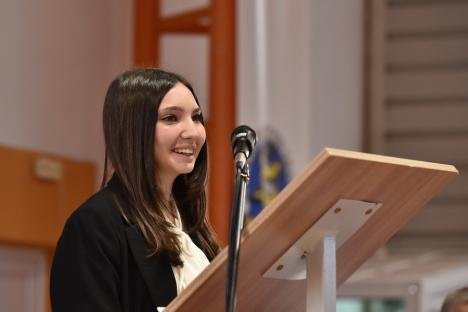 Universitatea din Oradea începe noul an cu un număr record de studenți și prima în țară la numărul specializărilor de masterat (FOTO)