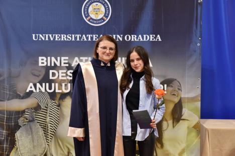 Universitatea din Oradea începe noul an cu un număr record de studenți și prima în țară la numărul specializărilor de masterat (FOTO)