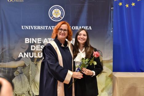 Universitatea din Oradea începe noul an cu un număr record de studenți și prima în țară la numărul specializărilor de masterat (FOTO)