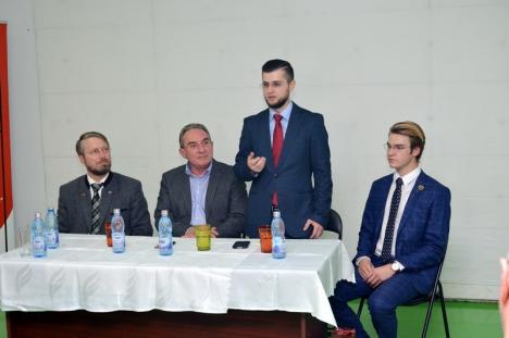 Tinerii maghiari şi-au inaugurat centrul YouthStud HUB din Pasajul Vulturul Negru (FOTO)