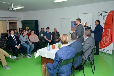 Tinerii maghiari şi-au inaugurat centrul YouthStud HUB din Pasajul Vulturul Negru (FOTO)