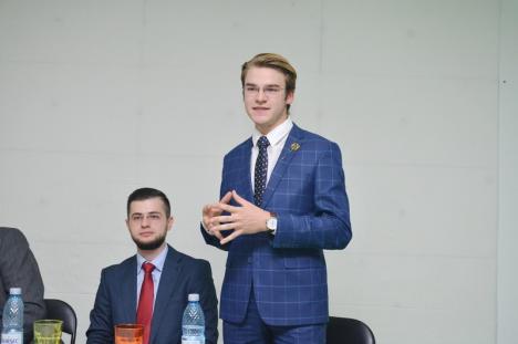 Tinerii maghiari şi-au inaugurat centrul YouthStud HUB din Pasajul Vulturul Negru (FOTO)