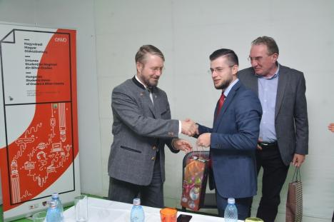 Tinerii maghiari şi-au inaugurat centrul YouthStud HUB din Pasajul Vulturul Negru (FOTO)