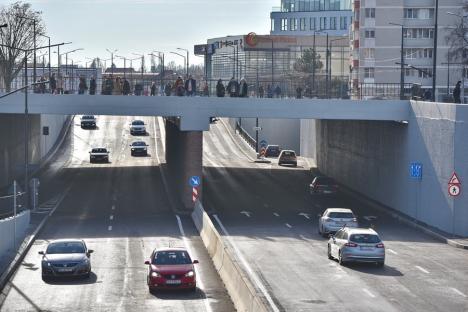 S-a deschis circulația prin pasajele din centrul Oradiei. Primii șoferi care le-au încercat au claxonat ca la nuntă (FOTO/VIDEO)