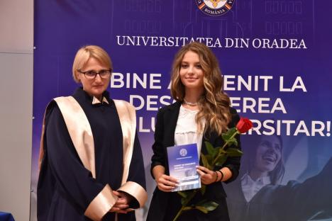 Aproape 21.000 de studenți au început noul an academic, la Oradea. Șefii Universității le-au cerut să nu fie mediocri (FOTO)