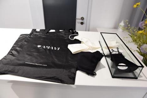 Producătorul orădean de confecții și tricotaje care lucrează pentru case internaționale de modă a lansat un brand propriu, AMAVI, disponibil în magazinul fabricii (FOTO)