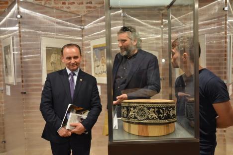 Noul Muzeu al Ţării Crişurilor a fost deschis, cu expoziţii temporare, după 'lupte' de peste 10 ani (FOTO/VIDEO)