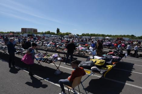 Dor de Ócska: Peste o mie de orădeni au fost la cumpărături în Piața 100 în prima zi de deschidere după două luni (FOTO / VIDEO)