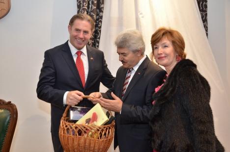 Ambasadorul Jan Gabor a inaugurat consulatul onorific slovac din Cetate (FOTO)