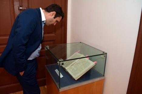 Zilele Muzeului Ţării Crişurilor, deschise cu o donaţie consistentă din partea fostului şef al Poliţiei Bihor (FOTO)