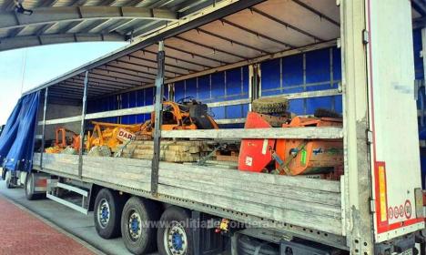 Patru TIR-uri care aduceau în țară ilegal 23 de tone de deșeuri prin Borș, întoarse din drum la frontieră