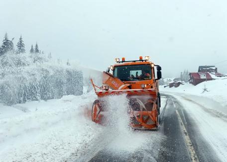 TIR-uri blocate pe DN 76, din cauza zăpezii. Circulație în condiții de iarnă în județele vecine cu Bihorul