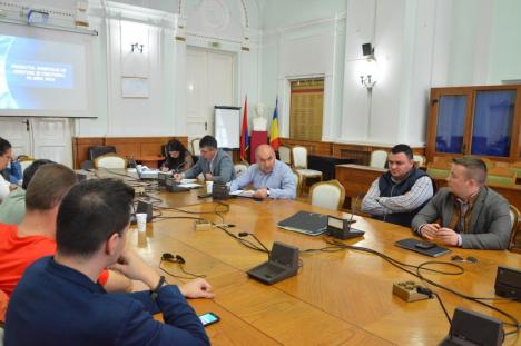 Dezbaterea bugetului Oradiei: Primarul Ilie Bolojan promite reluarea finanţării ONG-urilor din 2020 (FOTO)