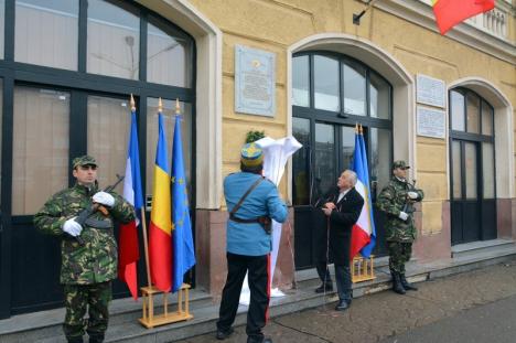 Omagiu generalului Berthelot: Pe faţada Gării din Oradea a fost dezvelită o placă comemorativă în cinstea consilierului militar al Regelui Ferdinand (FOTO/VIDEO)