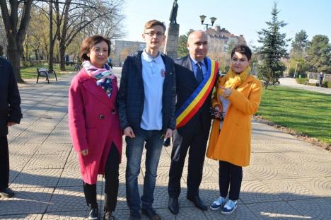 Recunoştinţă pentru „Avocatul Marii Uniri a românilor”: Bustul geografului francez Emmanuel de Martonne, dezvelit în Parcul 1 Decembrie din Oradea (FOTO)