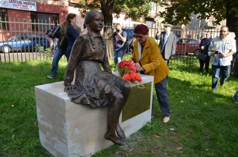 Eva s-a întors acasă: Memorialul dedicat copiilor evrei care au pierit în timpul Holocaustului a fost dezvelit în Parcul Bălcescu (FOTO/VIDEO)
