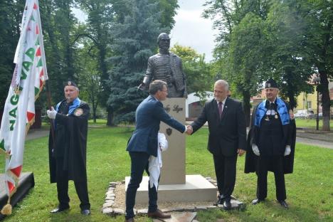 Bustul grofului Rhédey Lajos a fost dezvelit în Parcul Bălcescu (FOTO)