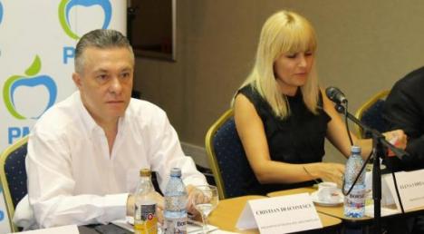 Lovitură de teatru: Cristian Diaconescu a renunţat la candidatura la Preşedinţie şi o va susţine pe Elena Udrea 