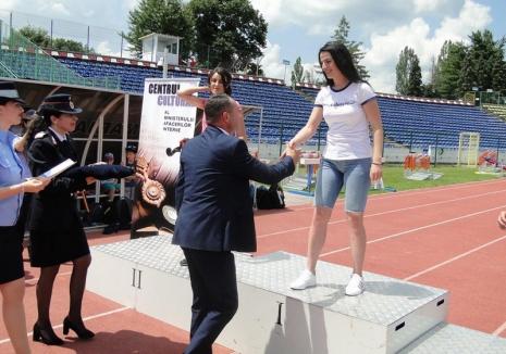 Campioana din Poliţie. O tânără ofițer din Oradea a câştigat locul întâi la Campionatul de Atletism şi Cros al MAI (FOTO)