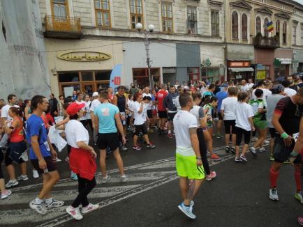 Oradea City Running... Wet! Sute de oameni au alergat în ciuda ploii torenţiale, la Oradea (FOTO / VIDEO)