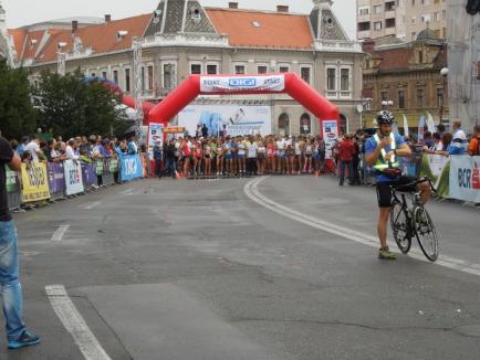 Oradea City Running... Wet! Sute de oameni au alergat în ciuda ploii torenţiale, la Oradea (FOTO / VIDEO)