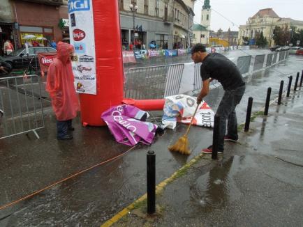 Oradea City Running... Wet! Sute de oameni au alergat în ciuda ploii torenţiale, la Oradea (FOTO / VIDEO)