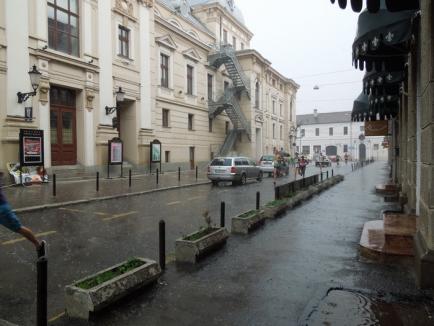 Oradea City Running... Wet! Sute de oameni au alergat în ciuda ploii torenţiale, la Oradea (FOTO / VIDEO)