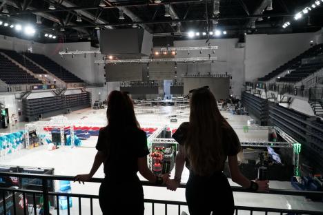 Paradisul gamerilor: Oradea Arena găzduieşte în aceste zile campionate de CS:GO şi League of Legends, cu public și cu premii totale de 50.000 de dolari (FOTO / VIDEO)