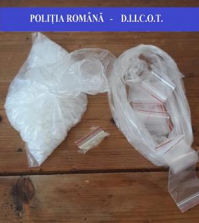 Percheziții în Bihor și în Ungaria: 15 traficanţi de ecstasy şi etnobotanice au fost reţinuţi (FOTO)