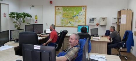 Izolaţi la datorie: Temoficare Oradea, Electrica şi Compania de Apă şi-au izolat o parte din personal la locul de muncă (FOTO)
