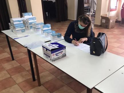 Şcolile din Bihor au primit măşti, şerveţele şi geluri antibacteriene pentru începerea pregătirilor pentru examene (FOTO)