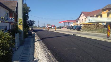 Noi isprăvi pe DN 76 Oradea-Deva: Localnicii din Sudrigiu şi Criştioru de Jos nu mai pot intra în case după supraînălţarea drumului (FOTO)