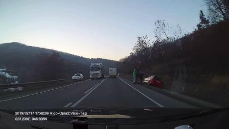 Un orădean rupt de beat, reţinut în Cluj după ce a provocat un accident rutier