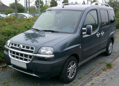 Un Fiat Doblo furat din Italia a fost oprit în Borş