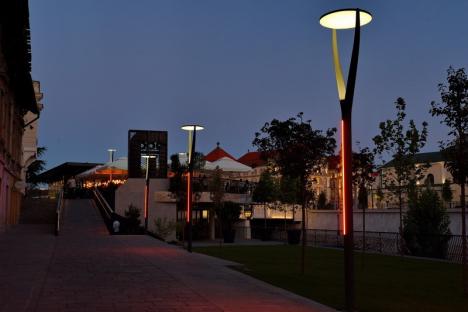 Un mic şi-o bere: Terasa Dock îi umple de mirosuri, fum şi... lumini roşii pe orădenii din centru (FOTO)
