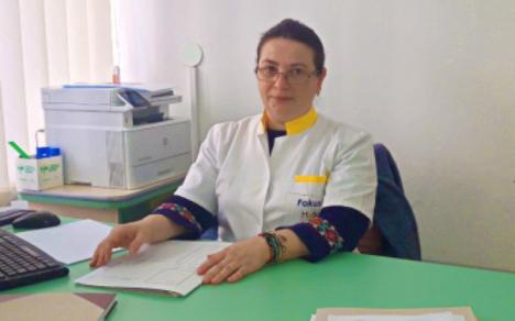 O directoare de la Spitalul Județean Neamț, înjunghiată mortal de soț în cabinetul în care lucra