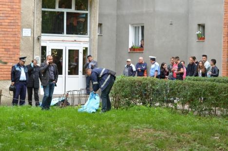 Tragedie în Oradea: Doi tineri au murit după ce s-au aruncat de pe un bloc cu 10 etaje (FOTO)