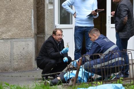 Tragedie în Oradea: Doi tineri au murit după ce s-au aruncat de pe un bloc cu 10 etaje (FOTO)