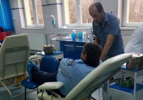 Zeci de poliţişti bihoreni donează sânge pentru colegul lor tăiat de un interlop din Rădăuţi